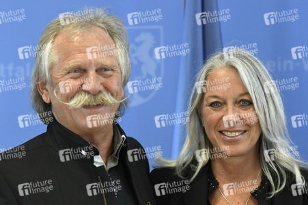 Bundesverdiestkreuz für Henning Krautmacher in Düsseldorf