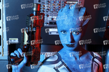 GEEK ART: 'Mass Effect' Bodypainting
