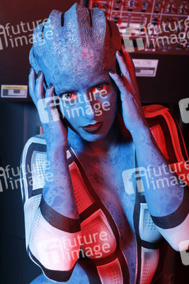GEEK ART: 'Mass Effect' Bodypainting