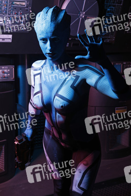GEEK ART: 'Mass Effect' Bodypainting