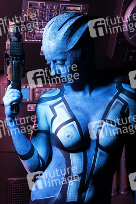 GEEK ART: 'Mass Effect' Bodypainting