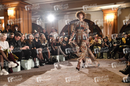 Marcel Ostertag Fashion Show auf der Berlin Fashion Week Autumn/Winter 2019