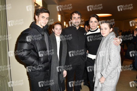 Theaterpremiere 'Hase Hase' in Berlin
