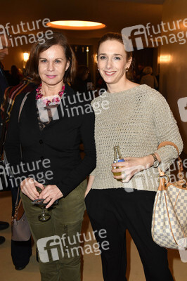 Theaterpremiere 'Hase Hase' in Berlin