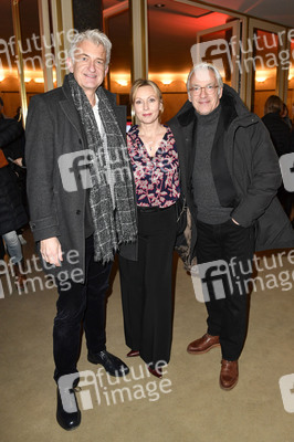 Theaterpremiere 'Hase Hase' in Berlin