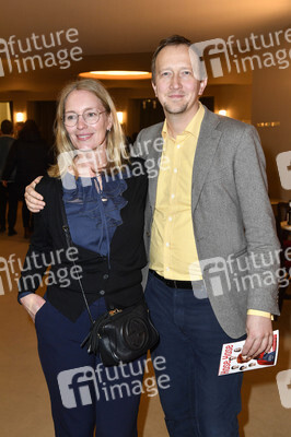 Theaterpremiere 'Hase Hase' in Berlin