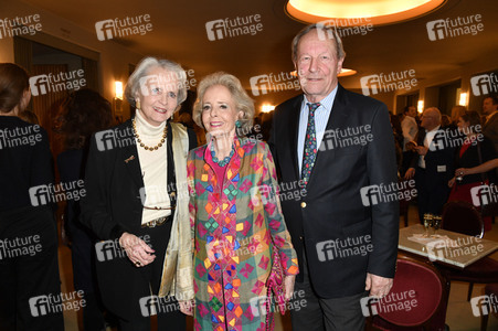 Theaterpremiere 'Hase Hase' in Berlin