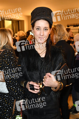 Theaterpremiere 'Hase Hase' in Berlin