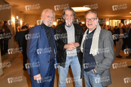 Theaterpremiere 'Hase Hase' in Berlin