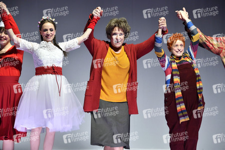 Theaterpremiere 'Hase Hase' in Berlin