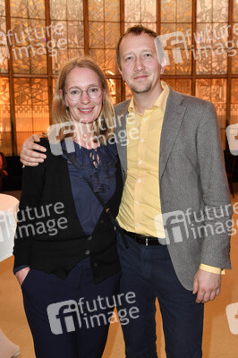 Theaterpremiere 'Hase Hase' in Berlin