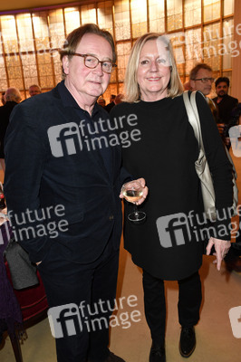 Theaterpremiere 'Hase Hase' in Berlin