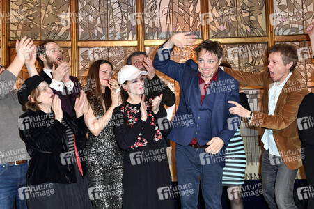 Theaterpremiere 'Hase Hase' in Berlin
