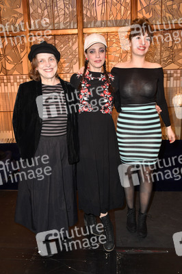 Theaterpremiere 'Hase Hase' in Berlin