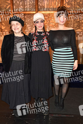 Theaterpremiere 'Hase Hase' in Berlin