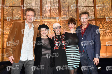Theaterpremiere 'Hase Hase' in Berlin