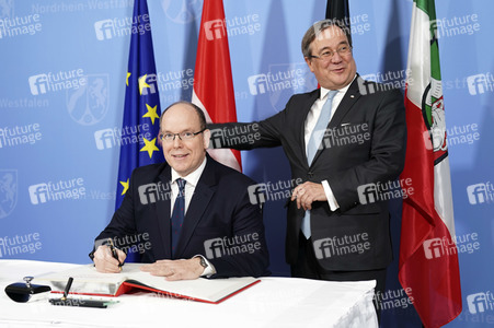 Fürst Albert II. von Monaco in der Staatskanzlei NRW in Düsseldorf