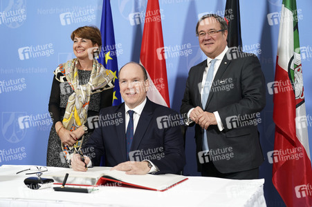 Fürst Albert II. von Monaco in der Staatskanzlei NRW in Düsseldorf