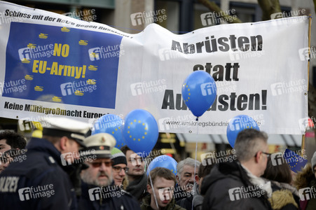 Erneuerung des deutsch-französischen Freundschaftsvertrages in Aachen