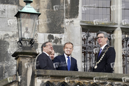 Erneuerung des deutsch-französischen Freundschaftsvertrages in Aachen