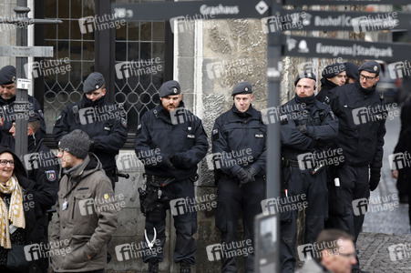 Erneuerung des deutsch-französischen Freundschaftsvertrages in Aachen