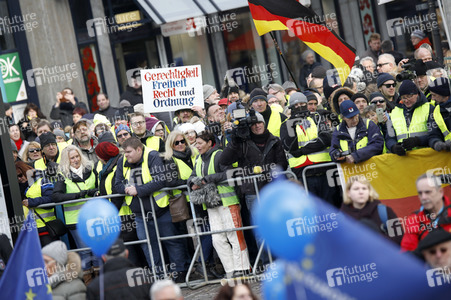 Erneuerung des deutsch-französischen Freundschaftsvertrages in Aachen
