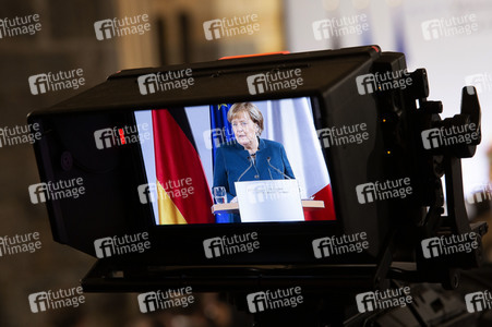 Erneuerung des deutsch-französischen Freundschaftsvertrages in Aachen