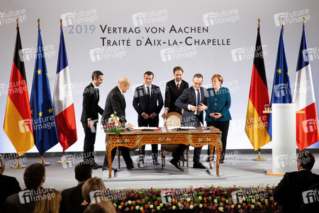 Erneuerung des deutsch-französischen Freundschaftsvertrages in Aachen