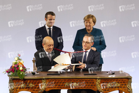 Erneuerung des deutsch-französischen Freundschaftsvertrages in Aachen