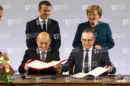 Erneuerung des deutsch-französischen Freundschaftsvertrages in Aachen