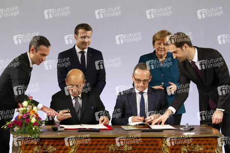 Erneuerung des deutsch-französischen Freundschaftsvertrages in Aachen
