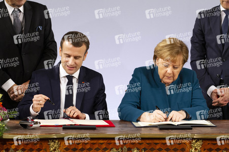 Erneuerung des deutsch-französischen Freundschaftsvertrages in Aachen