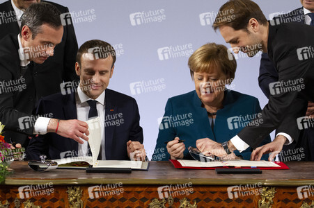 Erneuerung des deutsch-französischen Freundschaftsvertrages in Aachen
