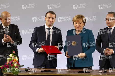 Erneuerung des deutsch-französischen Freundschaftsvertrages in Aachen