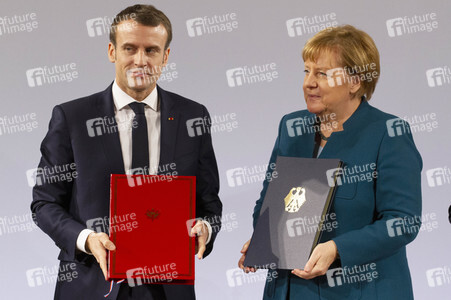 Erneuerung des deutsch-französischen Freundschaftsvertrages in Aachen