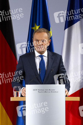 Erneuerung des deutsch-französischen Freundschaftsvertrages in Aachen