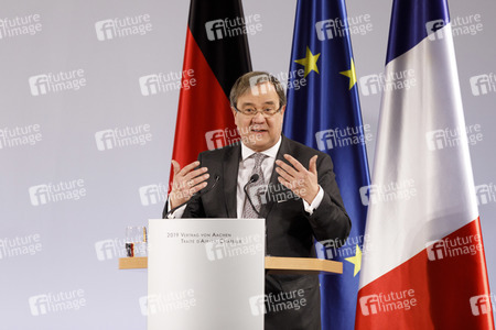 Erneuerung des deutsch-französischen Freundschaftsvertrages in Aachen