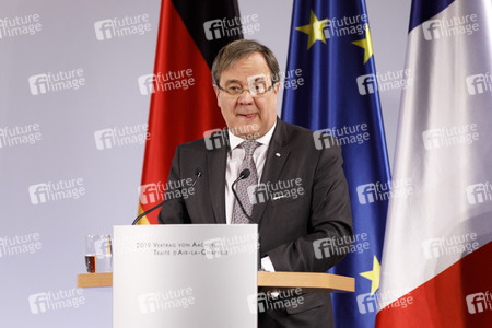 Erneuerung des deutsch-französischen Freundschaftsvertrages in Aachen
