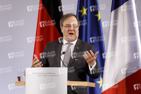 Erneuerung des deutsch-französischen Freundschaftsvertrages in Aachen