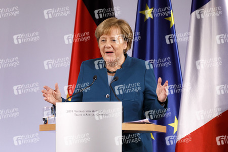 Erneuerung des deutsch-französischen Freundschaftsvertrages in Aachen