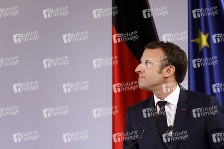 Erneuerung des deutsch-französischen Freundschaftsvertrages in Aachen