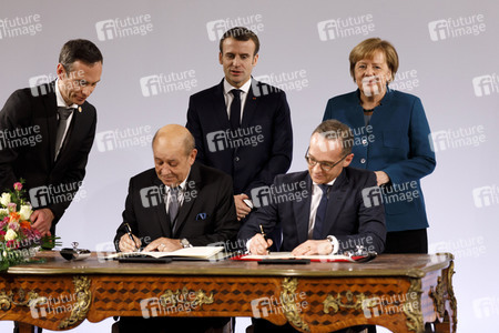 Erneuerung des deutsch-französischen Freundschaftsvertrages in Aachen