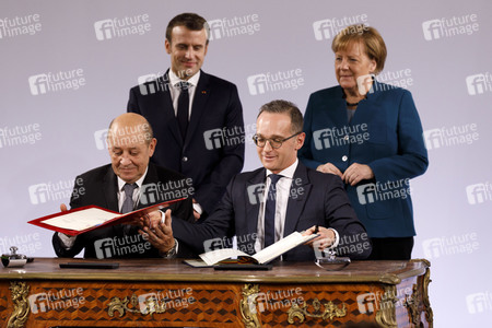 Erneuerung des deutsch-französischen Freundschaftsvertrages in Aachen