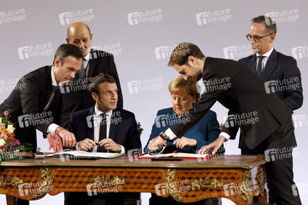 Erneuerung des deutsch-französischen Freundschaftsvertrages in Aachen