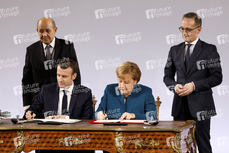 Erneuerung des deutsch-französischen Freundschaftsvertrages in Aachen