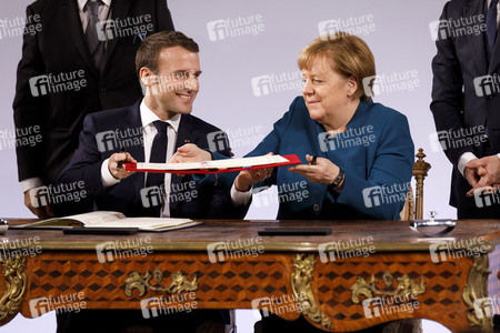 Erneuerung des deutsch-französischen Freundschaftsvertrages in Aachen