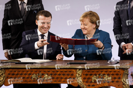 Erneuerung des deutsch-französischen Freundschaftsvertrages in Aachen