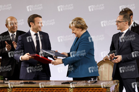 Erneuerung des deutsch-französischen Freundschaftsvertrages in Aachen