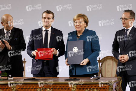 Erneuerung des deutsch-französischen Freundschaftsvertrages in Aachen
