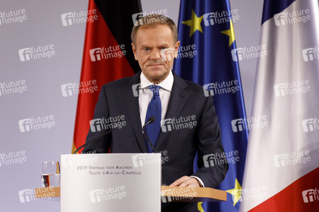 Erneuerung des deutsch-französischen Freundschaftsvertrages in Aachen